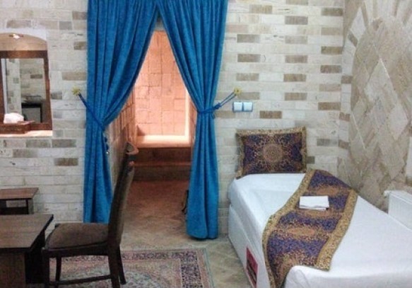 اتاق یک تخته هتل سنتی فیروزه یزد